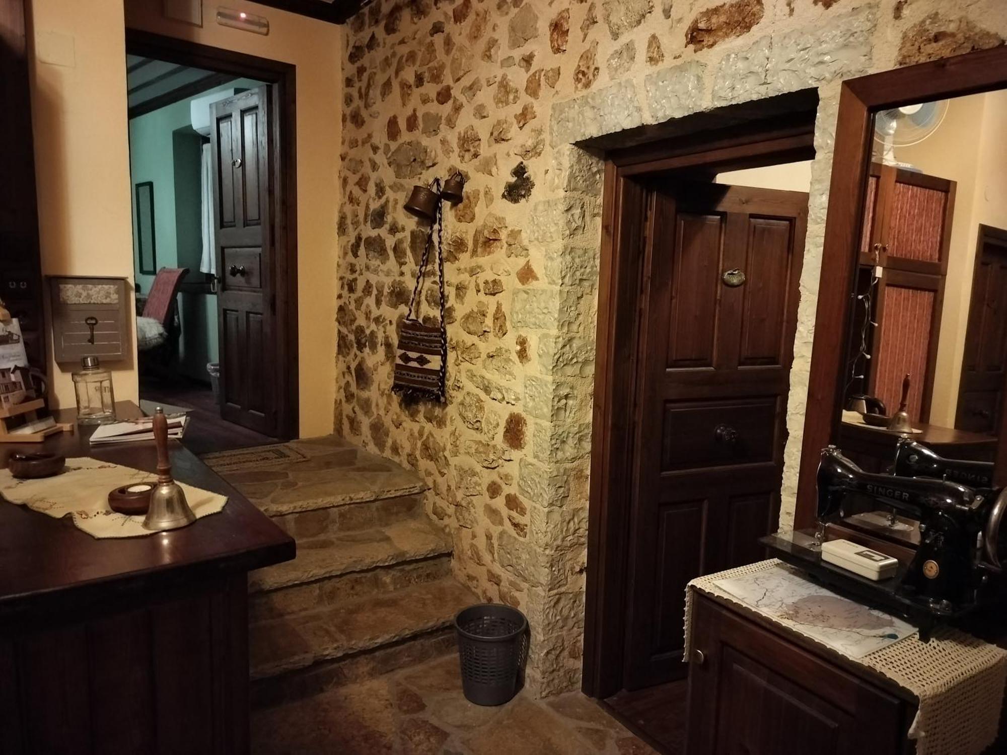 Yono'S Traditional House Ano Ravenia Екстериор снимка