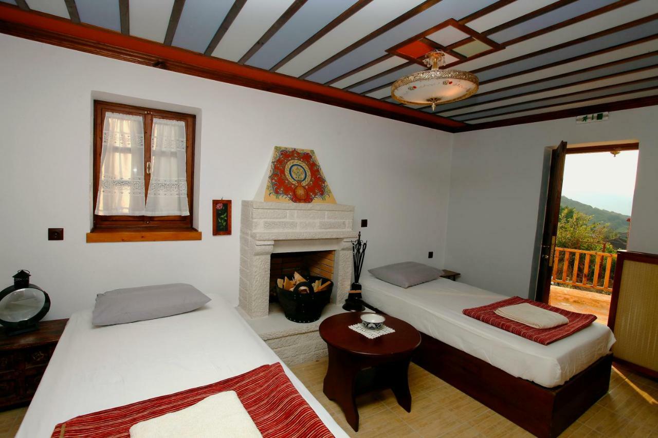 Yono'S Traditional House Ano Ravenia Екстериор снимка